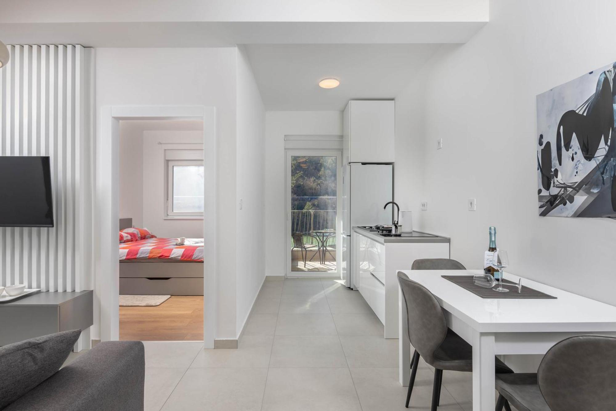 Seafront Villa Andrijana - Happy Rentals โพลมิน ภายนอก รูปภาพ