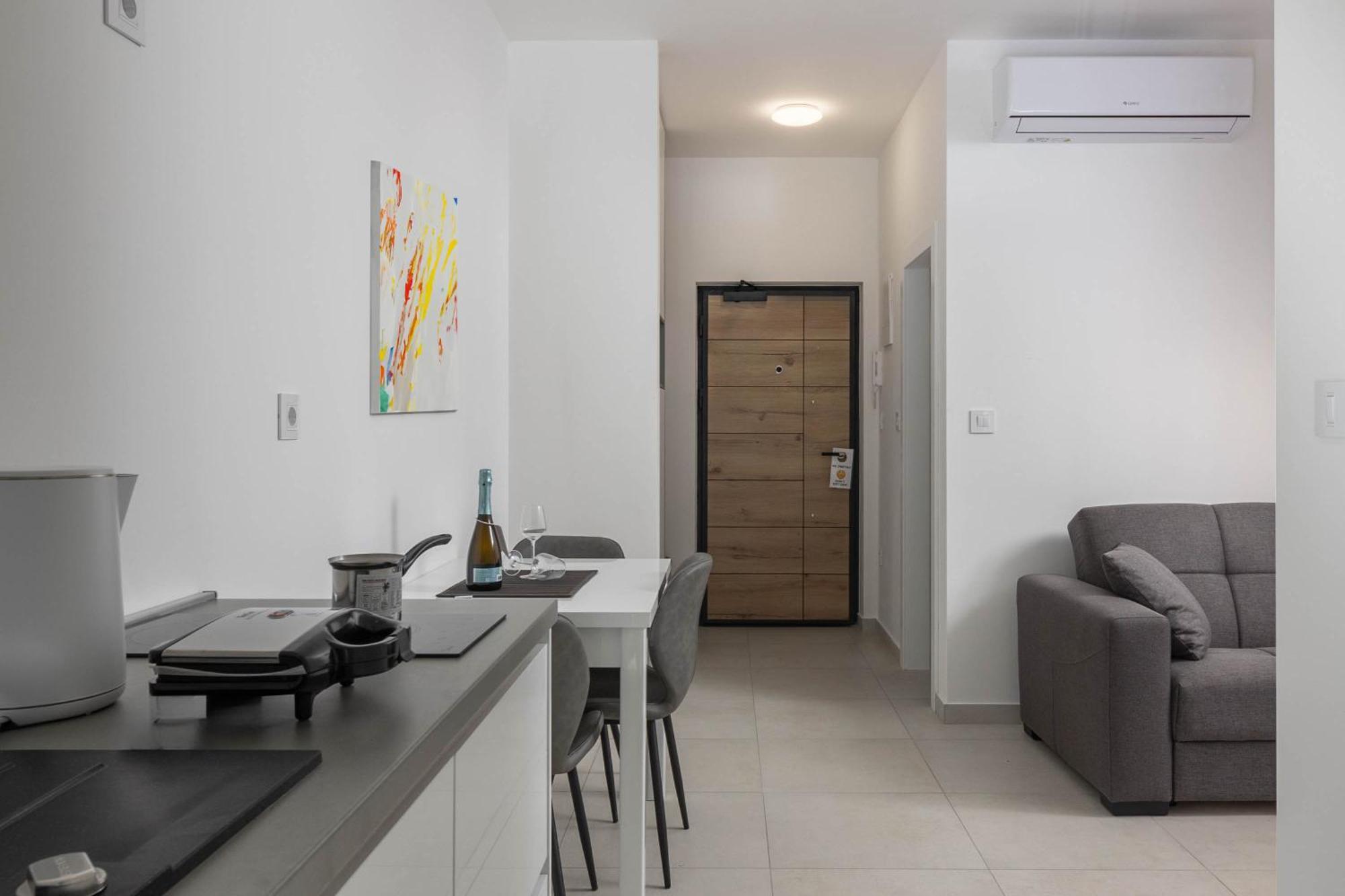 Seafront Villa Andrijana - Happy Rentals โพลมิน ภายนอก รูปภาพ