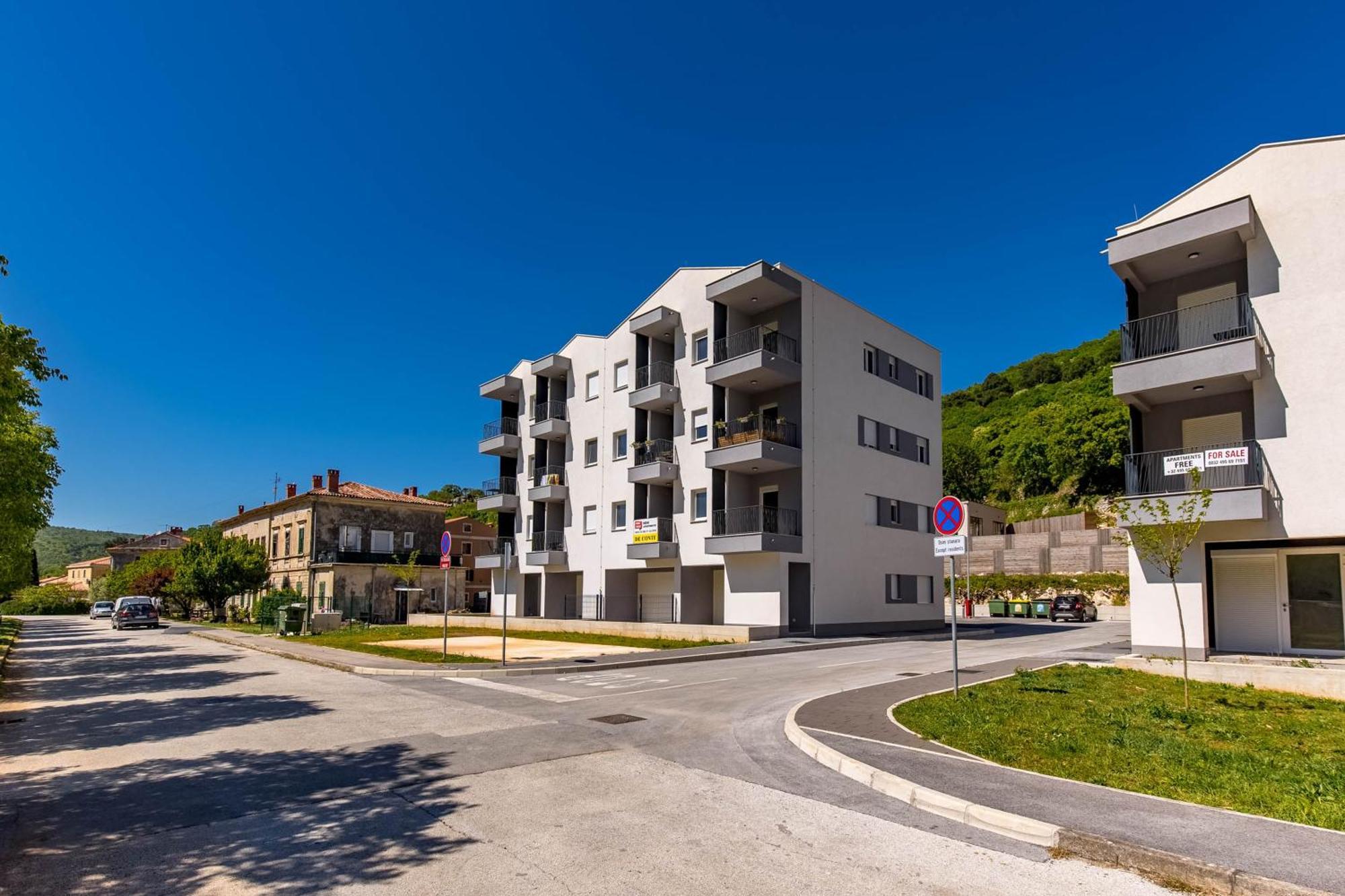 Seafront Villa Andrijana - Happy Rentals โพลมิน ภายนอก รูปภาพ
